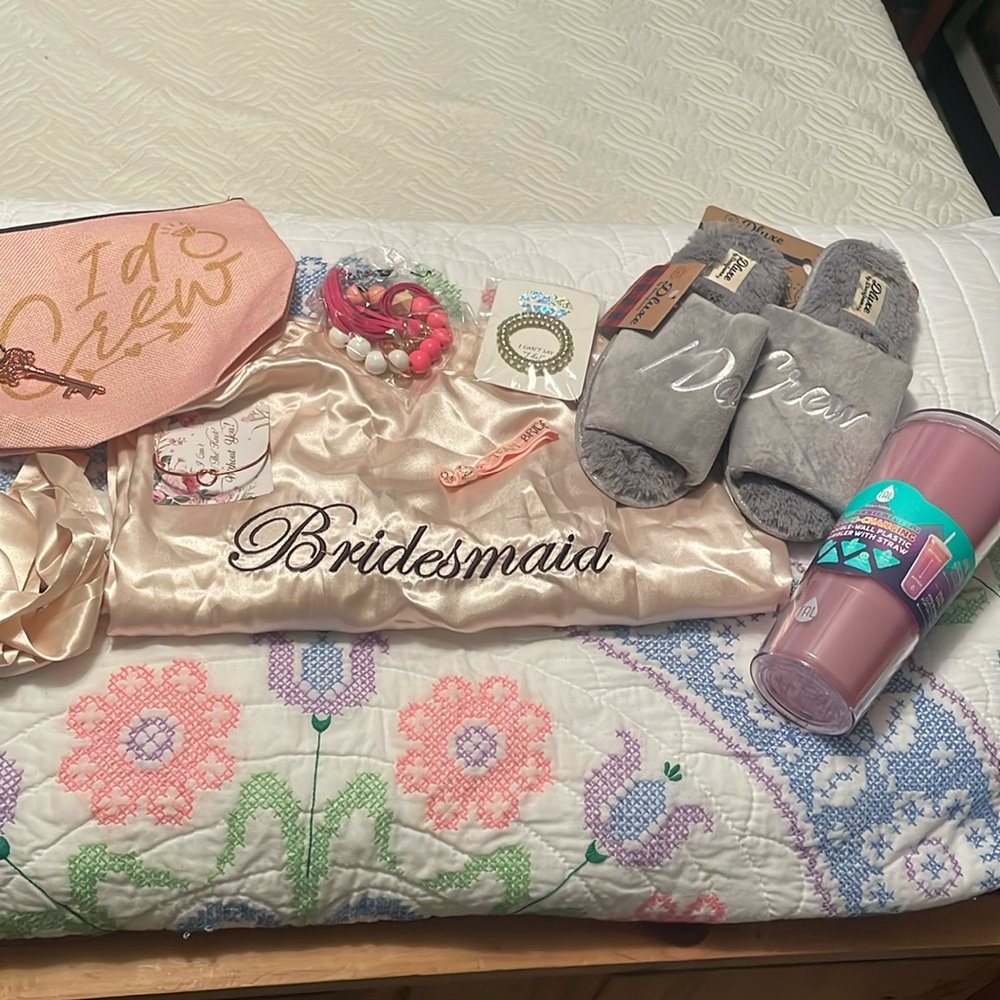 Bridesmaid trinket pack